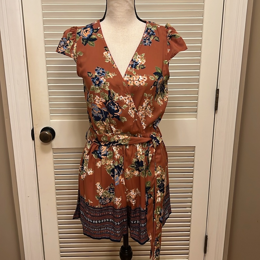 Angie Sweet Talk Floral Romper in Dark Rose, Size Medium, NWT